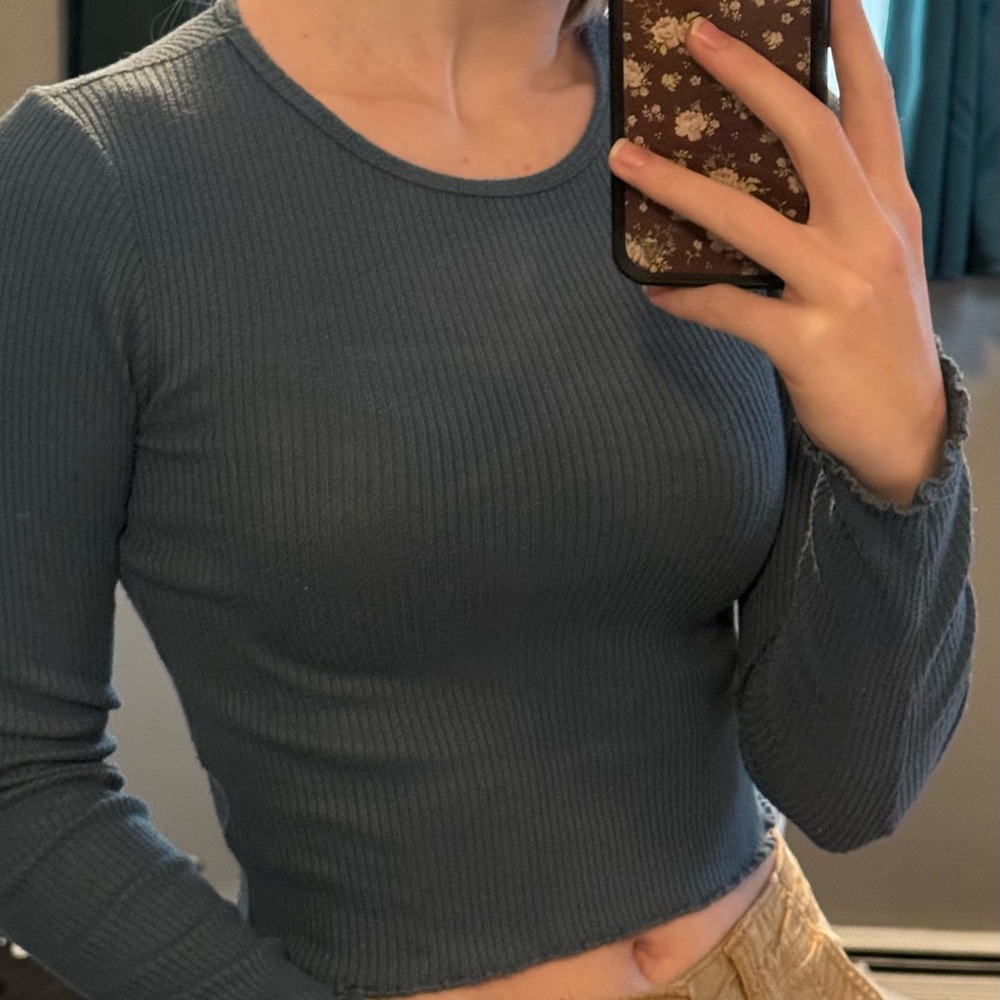 American Eagle Long Sleeve baby tee lettuce edge